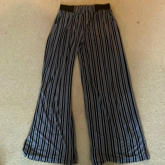 flowy pants size small - Picture 1 of 3